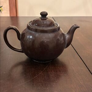Classic Vintage British Brown Betty style teapot